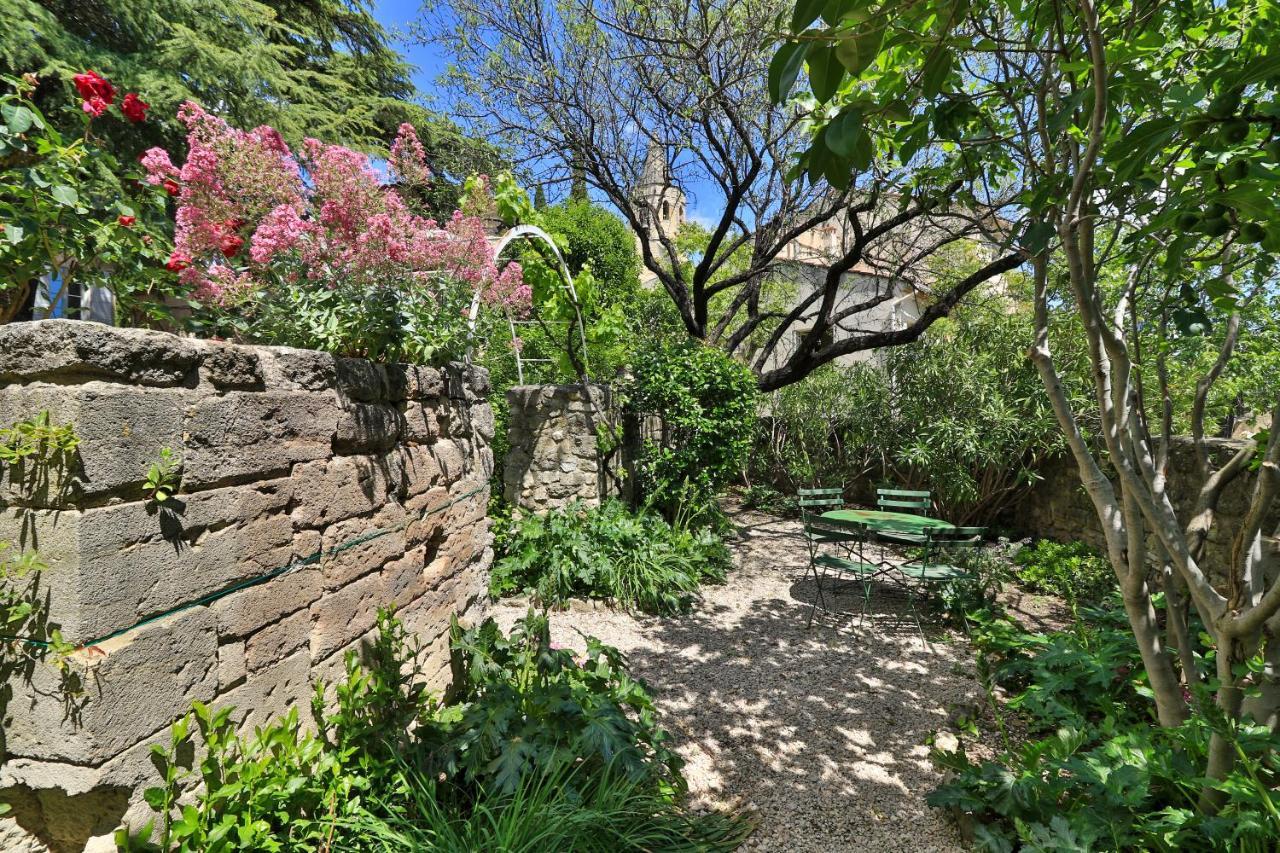 Le Jardin De Mazan Acomodação com café da manhã Exterior foto